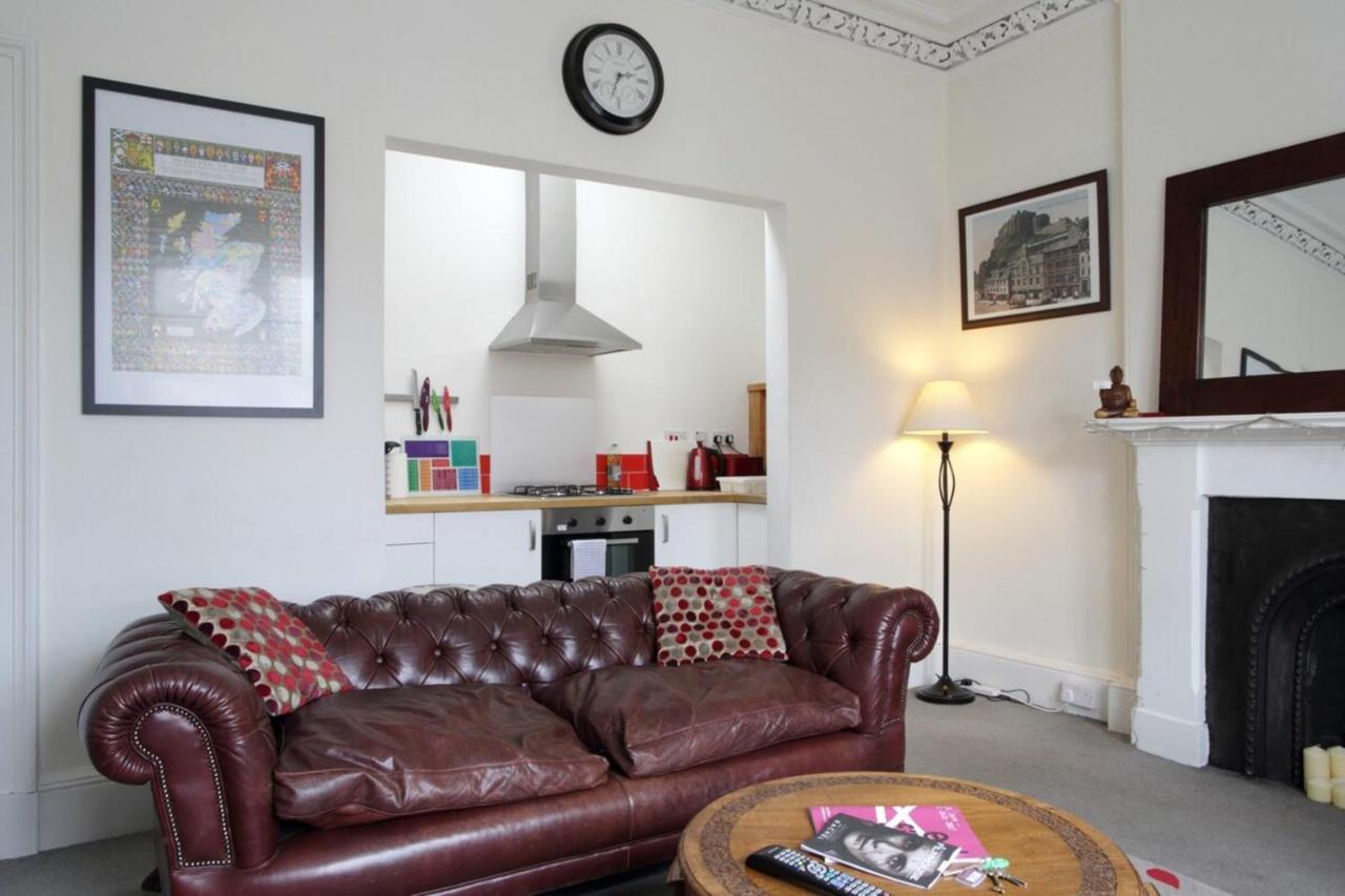 Modern And Colourful Flat By The Castle Apartment Edinburgh Exterior foto